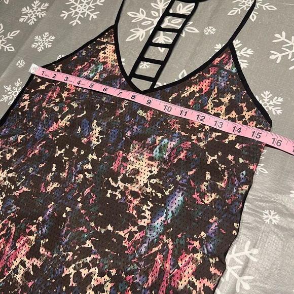 Lululemon Breezy Singlet - Picture 5 of 8